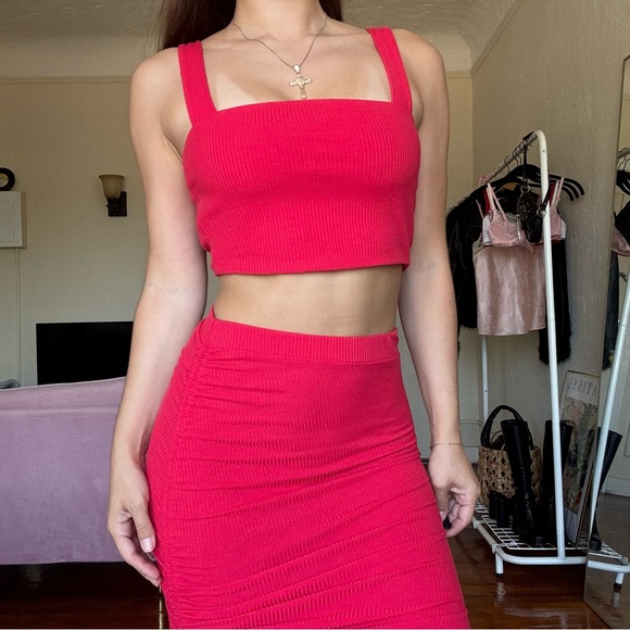 NWT \\ knit crop top + midi skirt set - Picture 5 of 8